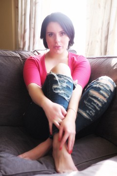 Anna Amy Amy has a very cool look, a nice figure, and lives at the seaside! That was easily enough for me to drive a long way to shoot her, and I will do it again.